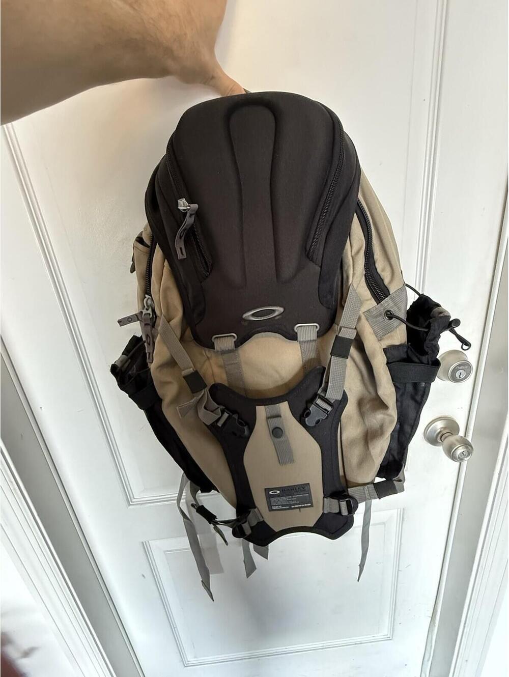 Oakley Tool Box 2.0 SI Tactical Terrain Tan Backpack